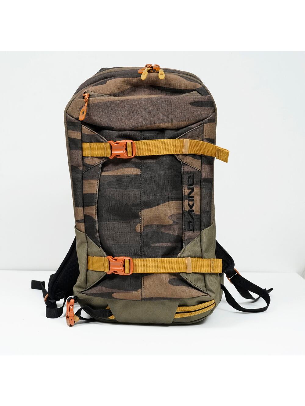 Dakine Mission Pro 18L Backpack Field Camo Snowboard Ski Hiking Pack